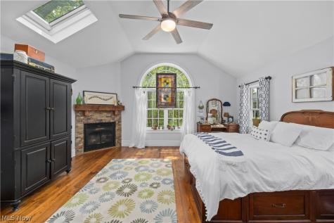 25547 Lake Road Bay Village OH 44140