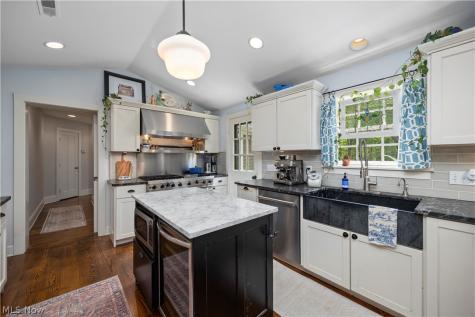 25547 Lake Road Bay Village OH 44140