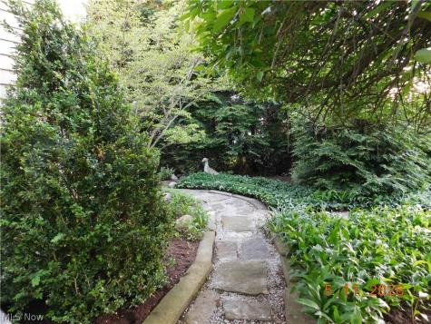 25547 Lake Road Bay Village OH 44140