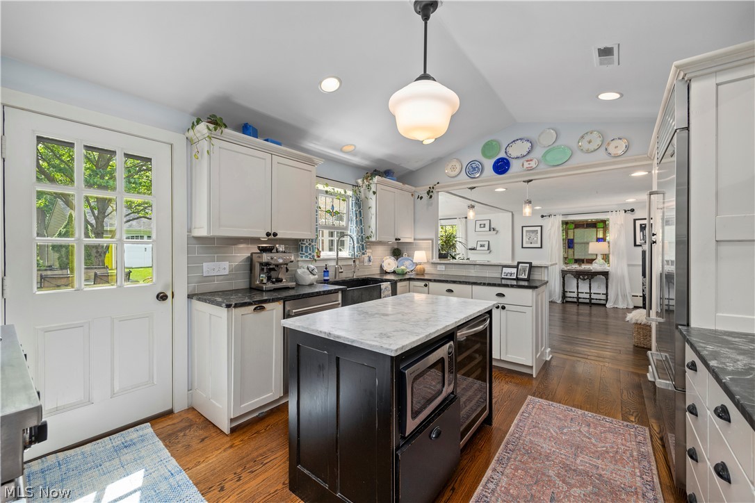 25547 Lake Road Bay Village OH 44140