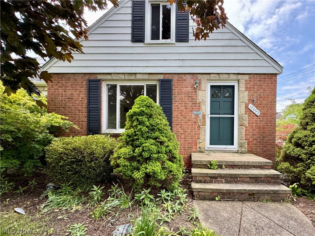 19493 Riverwood Avenue Rocky River OH 44116