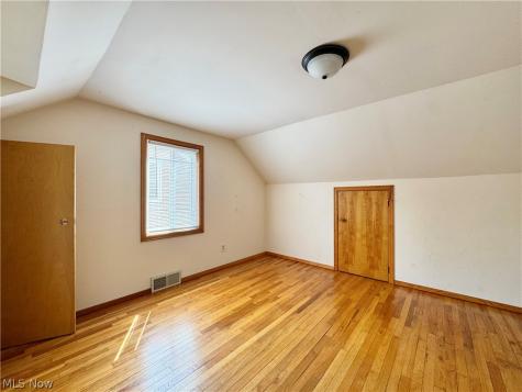 19493 Riverwood Avenue Rocky River OH 44116