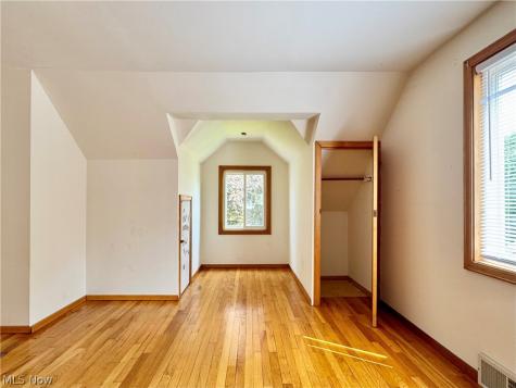 19493 Riverwood Avenue Rocky River OH 44116
