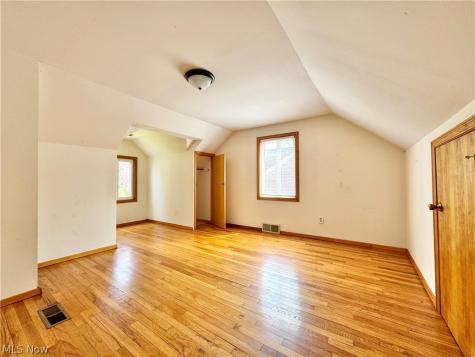 19493 Riverwood Avenue Rocky River OH 44116