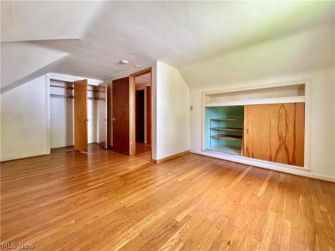 19493 Riverwood Avenue Rocky River OH 44116