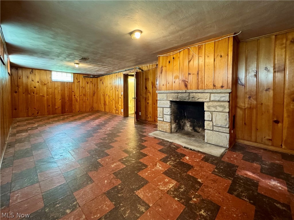 19493 Riverwood Avenue Rocky River OH 44116