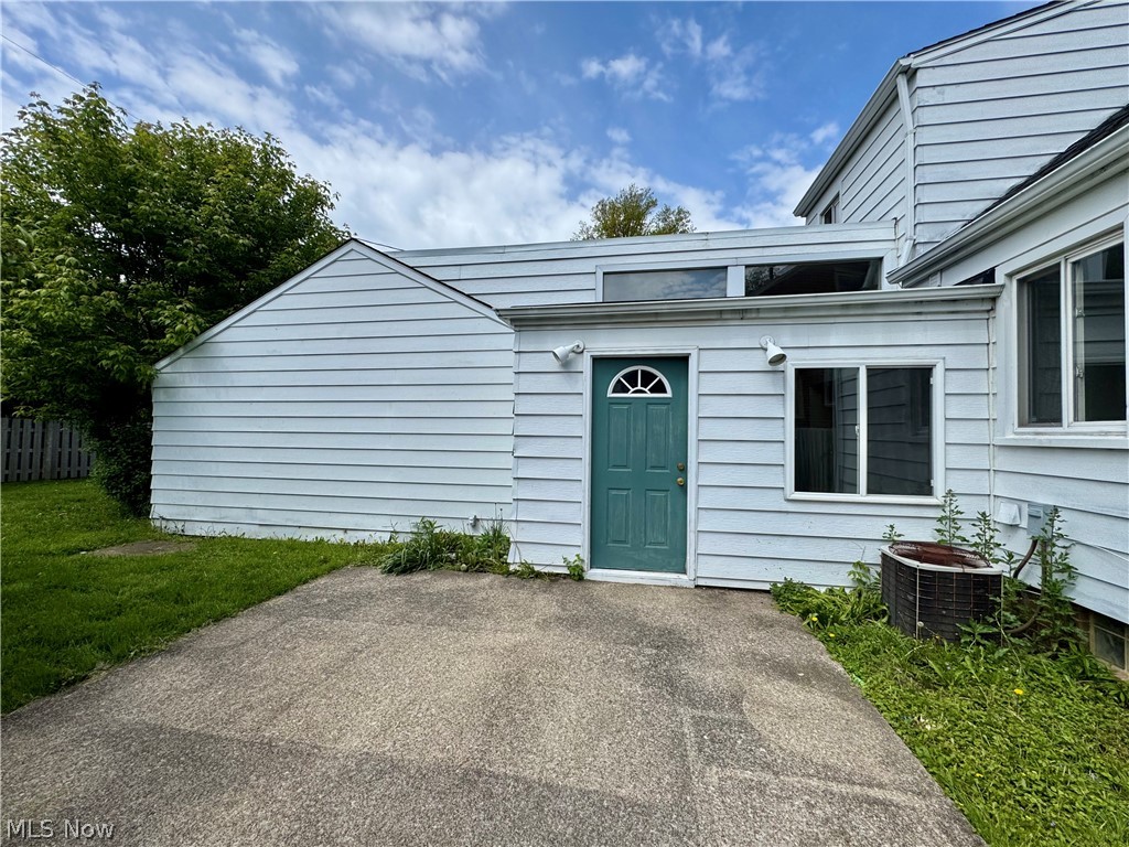 19493 Riverwood Avenue Rocky River OH 44116