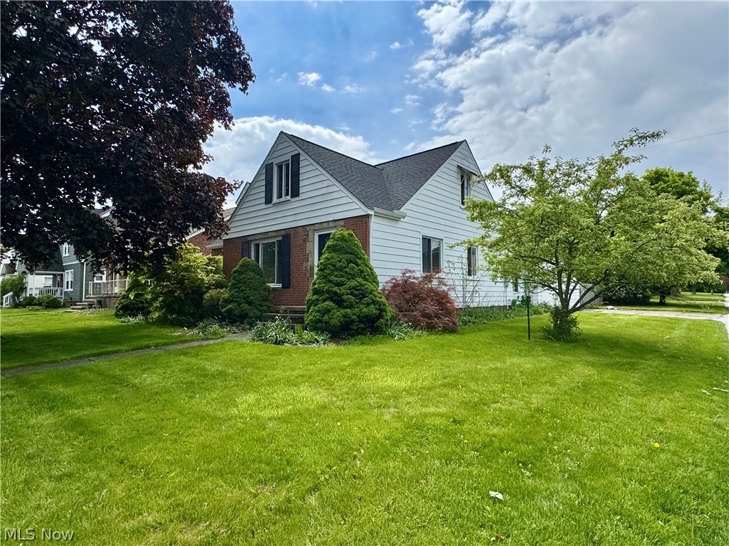 19493 Riverwood Avenue Rocky River OH 44116