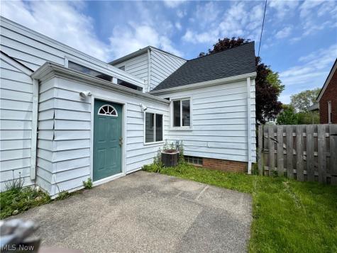 19493 Riverwood Avenue Rocky River OH 44116