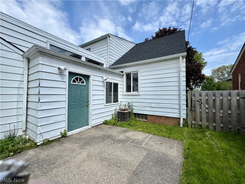19493 Riverwood Avenue Rocky River OH 44116