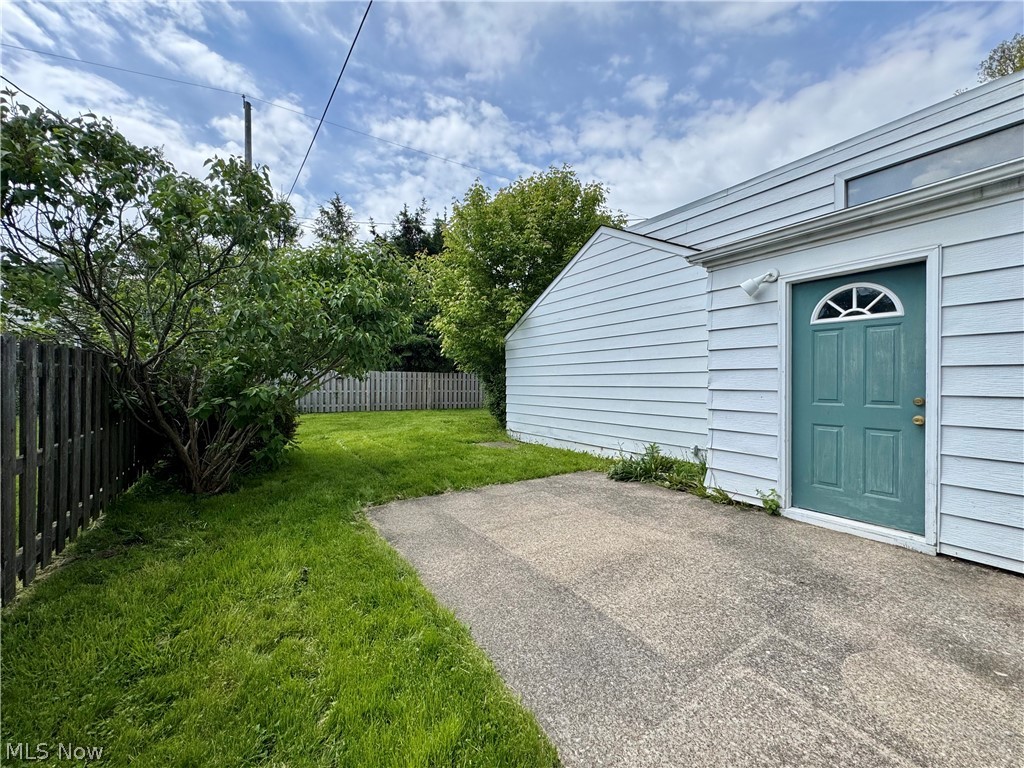 19493 Riverwood Avenue Rocky River OH 44116