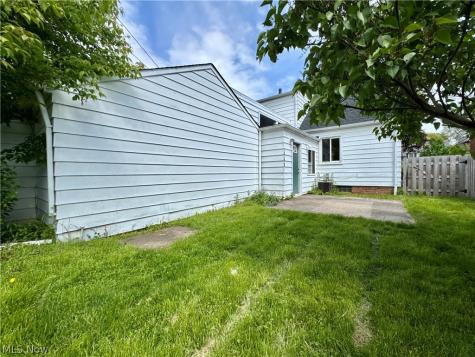 19493 Riverwood Avenue Rocky River OH 44116
