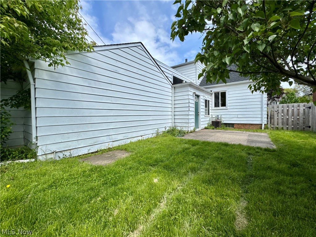 19493 Riverwood Avenue Rocky River OH 44116