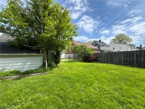 19493 Riverwood Avenue Rocky River OH 44116