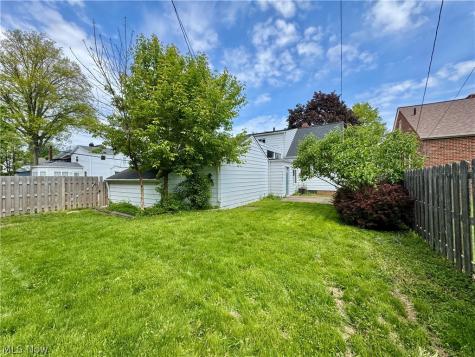 19493 Riverwood Avenue Rocky River OH 44116