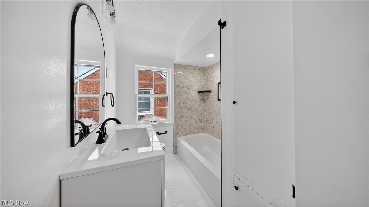 16811 Invermere Avenue Cleveland OH 44128