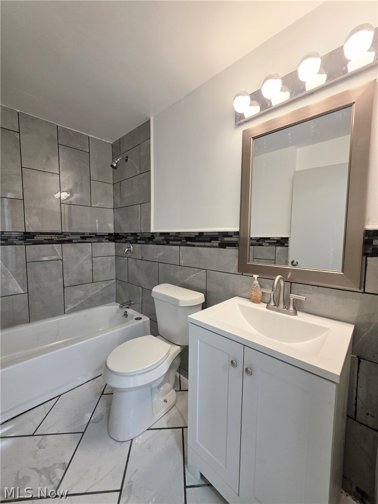 2606 Oberlin Avenue Lorain OH 44052