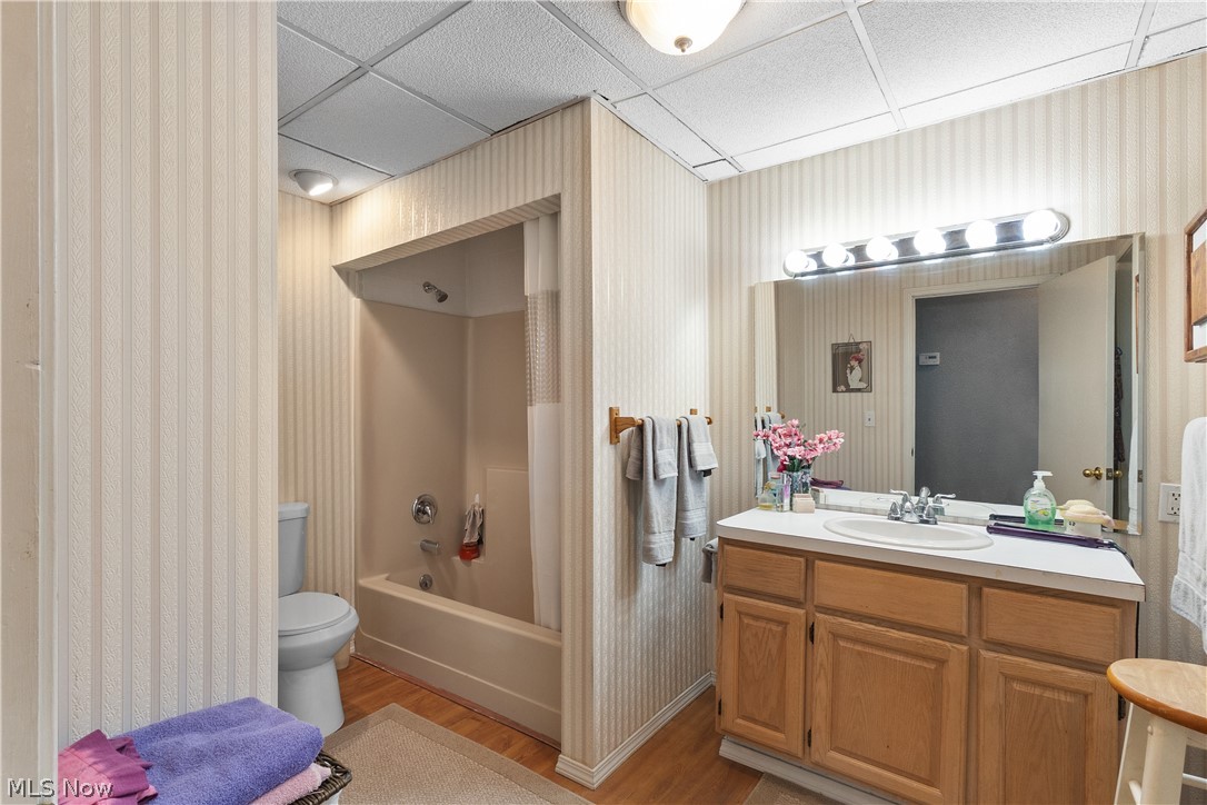 1542 Lake View Avenue Madison OH 44057