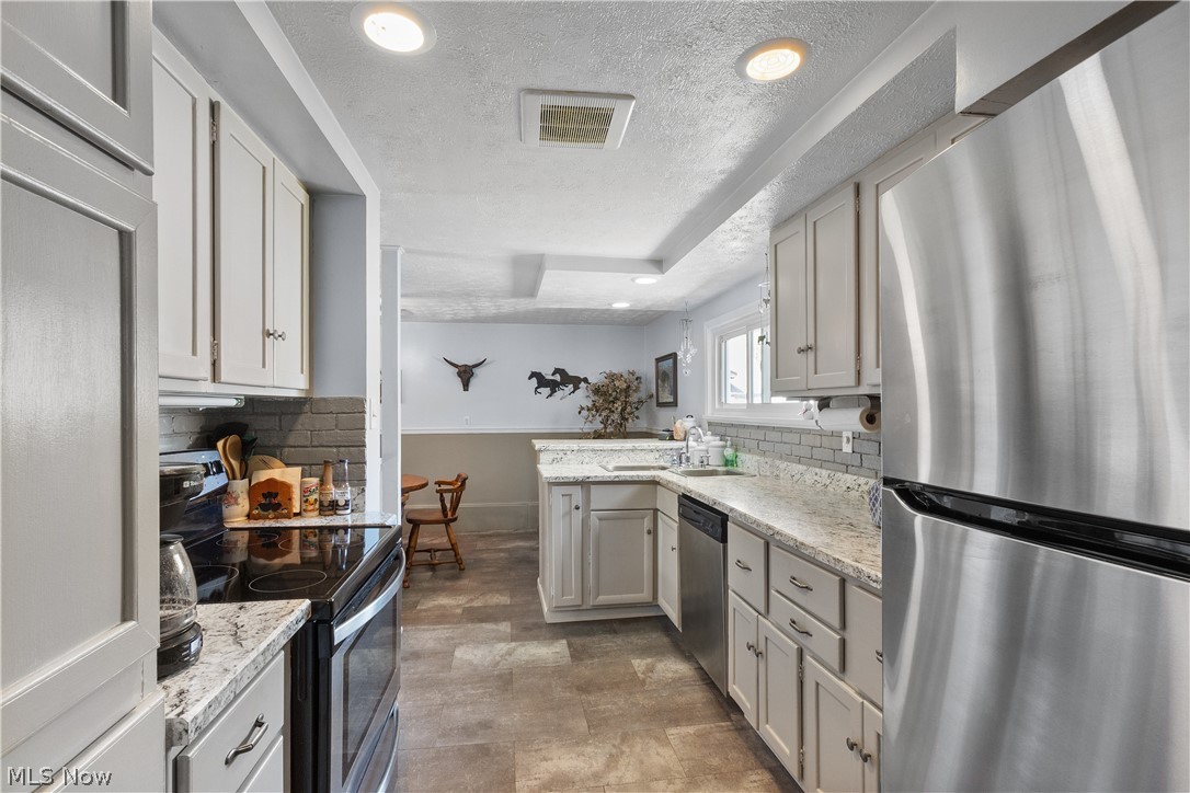 1542 Lake View Avenue Madison OH 44057