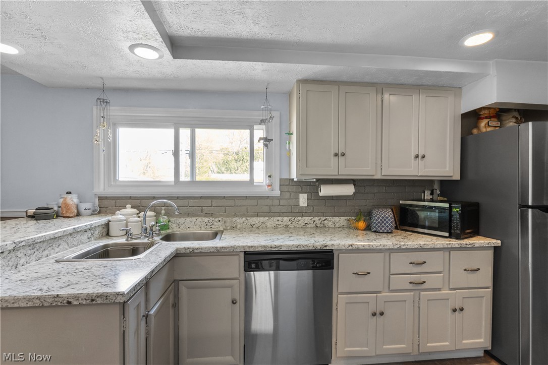 1542 Lake View Avenue Madison OH 44057