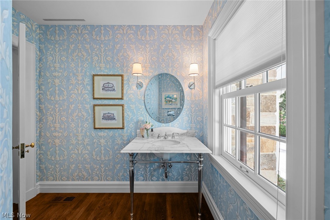 7571 Main Street Gates Mills OH 44040