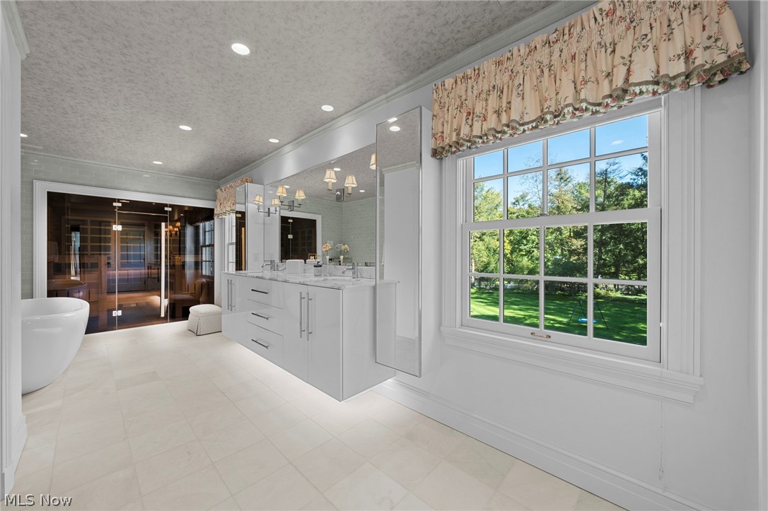 7571 Main Street Gates Mills OH 44040
