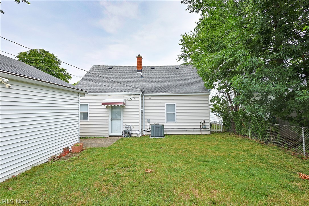 26490 Drakefield Avenue Euclid OH 44132