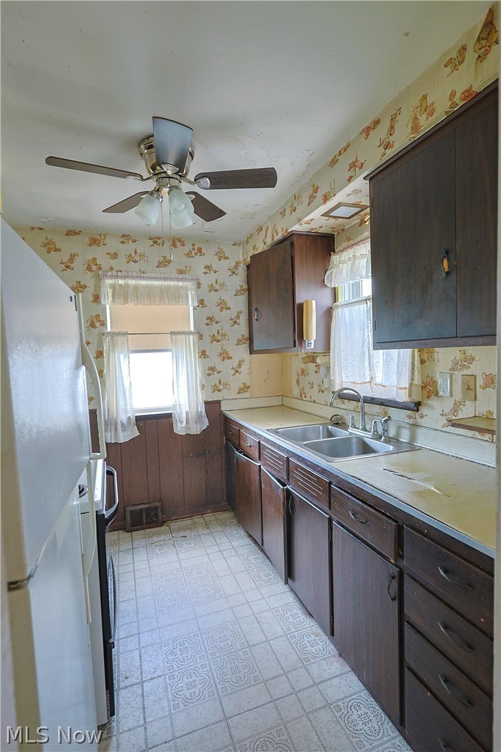 26490 Drakefield Avenue Euclid OH 44132