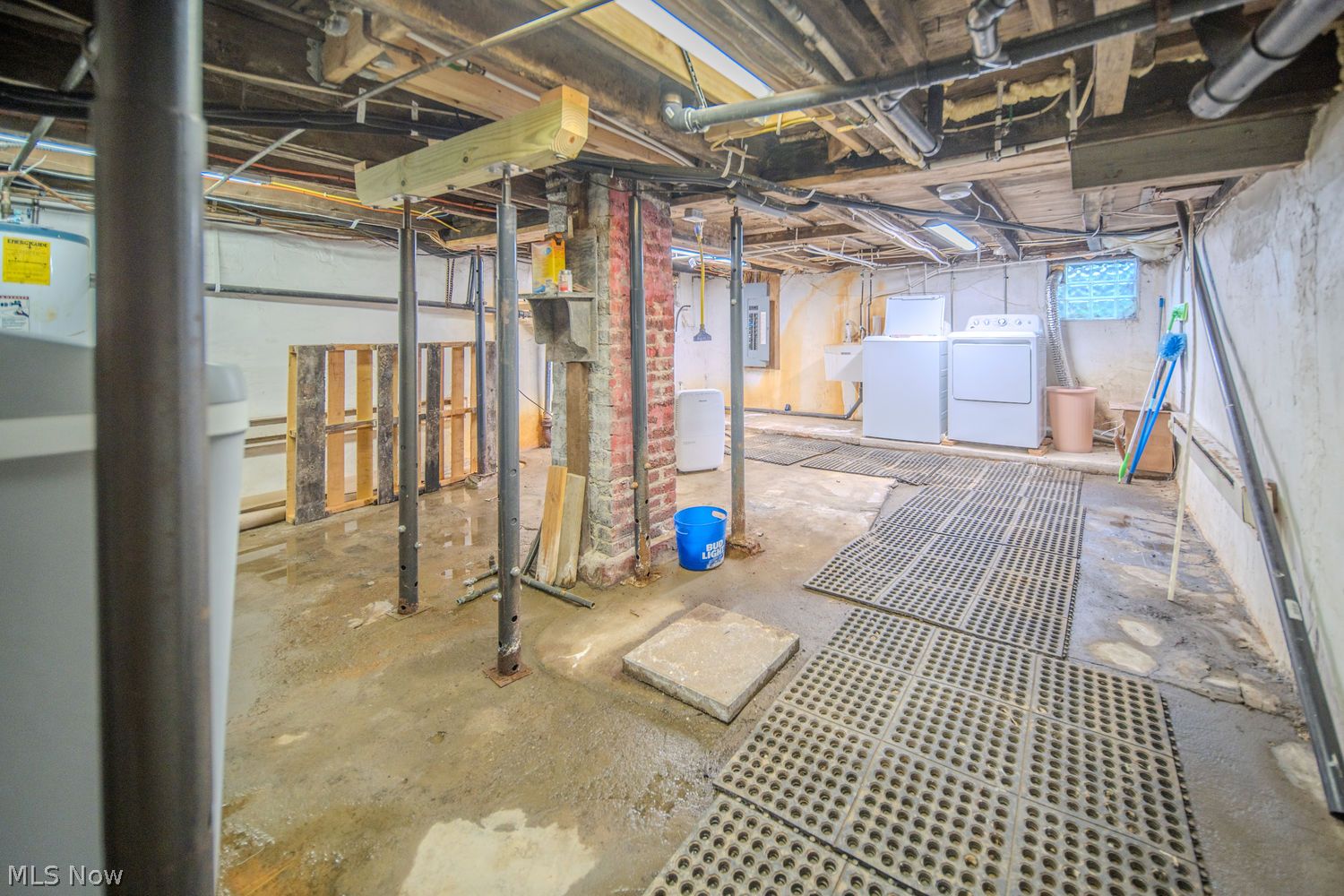 1314 Bank Street Atwater OH 44201