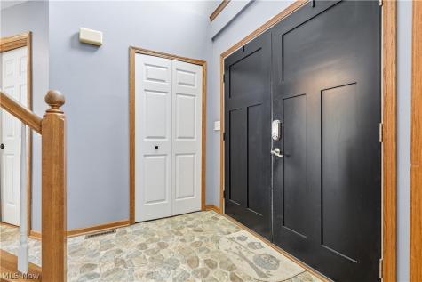 12530 Lineage Circle NW Uniontown OH 44685