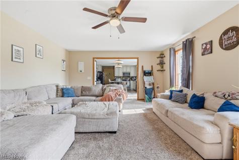 12530 Lineage Circle NW Uniontown OH 44685