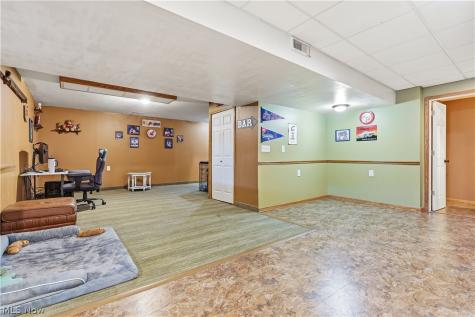12530 Lineage Circle NW Uniontown OH 44685