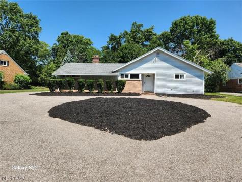 23551 S Woodland Road Shaker Heights OH 44122