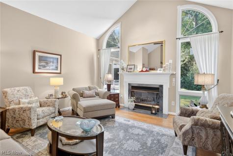 222 W Garwood Drive Tallmadge OH 44278