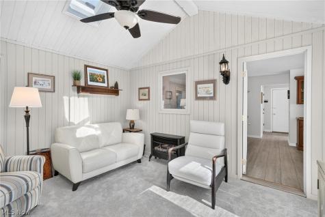 222 W Garwood Drive Tallmadge OH 44278