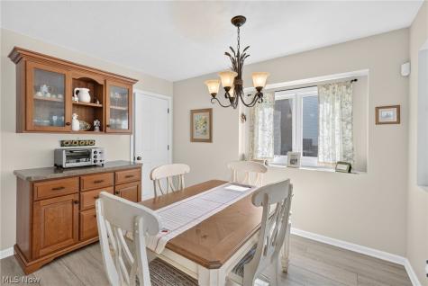 222 W Garwood Drive Tallmadge OH 44278