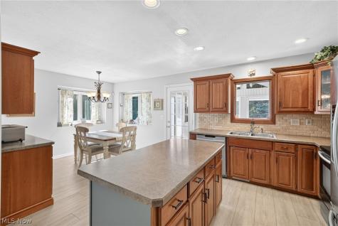 222 W Garwood Drive Tallmadge OH 44278