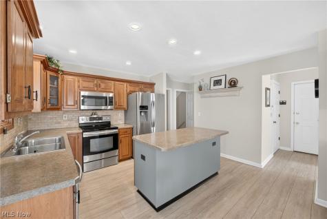 222 W Garwood Drive Tallmadge OH 44278