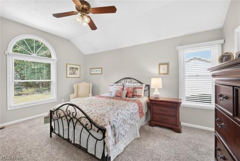 222 W Garwood Drive Tallmadge OH 44278