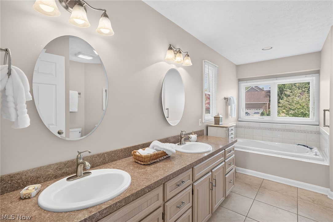 222 W Garwood Drive Tallmadge OH 44278