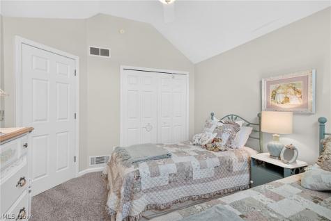 222 W Garwood Drive Tallmadge OH 44278