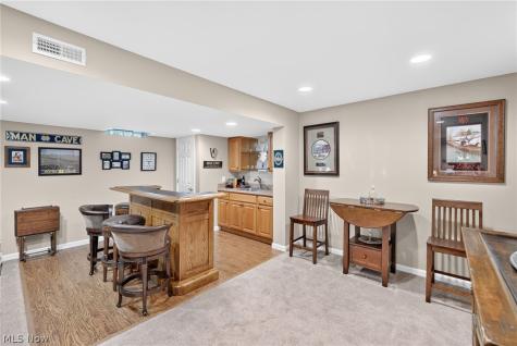222 W Garwood Drive Tallmadge OH 44278