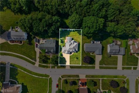 222 W Garwood Drive Tallmadge OH 44278