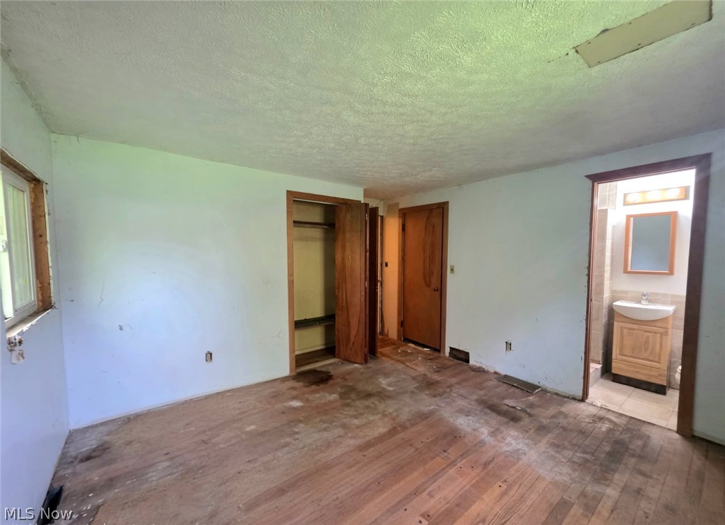 7620 Birchmont Drive Chagrin Falls OH 44022