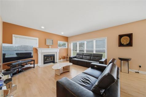 5163 Bayside Lake Boulevard Stow OH 44224