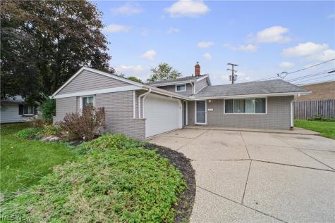 25090 Arlington Lane North Olmsted OH 44070