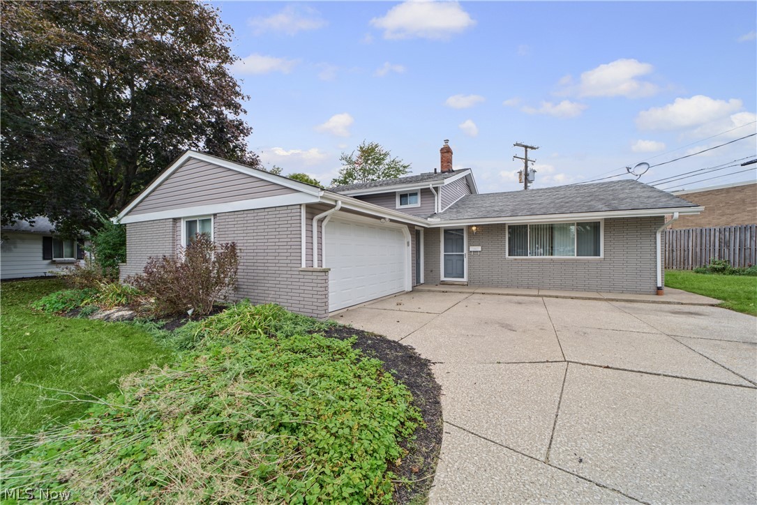 25090 Arlington Lane North Olmsted OH 44070