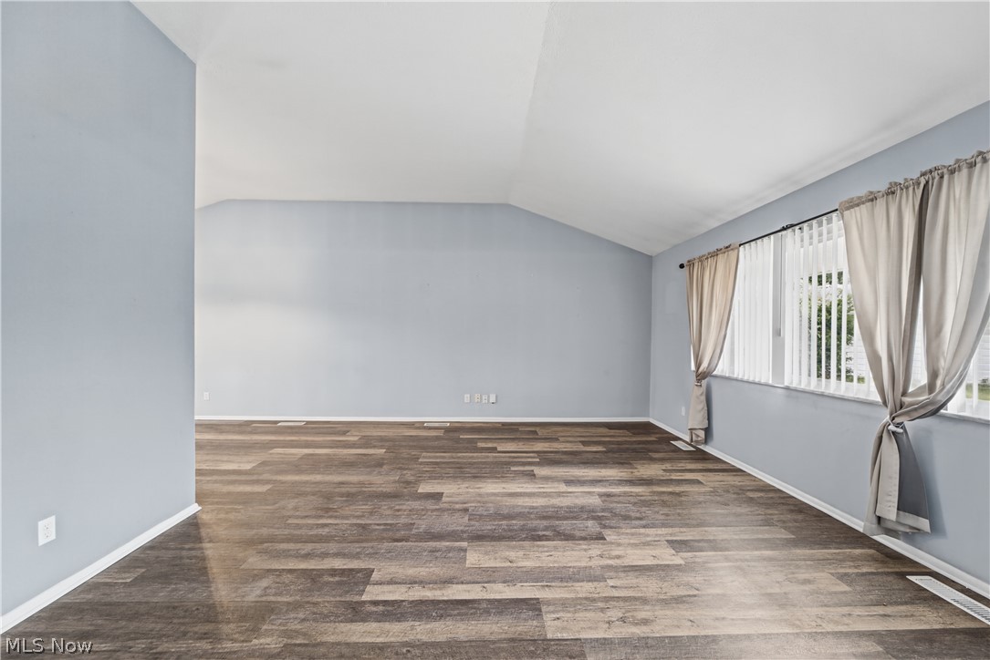 25090 Arlington Lane North Olmsted OH 44070