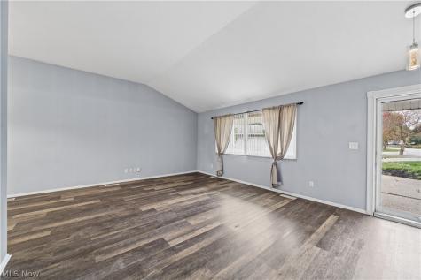 25090 Arlington Lane North Olmsted OH 44070