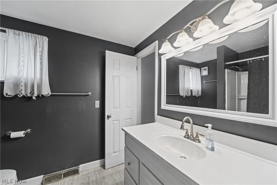 25090 Arlington Lane North Olmsted OH 44070